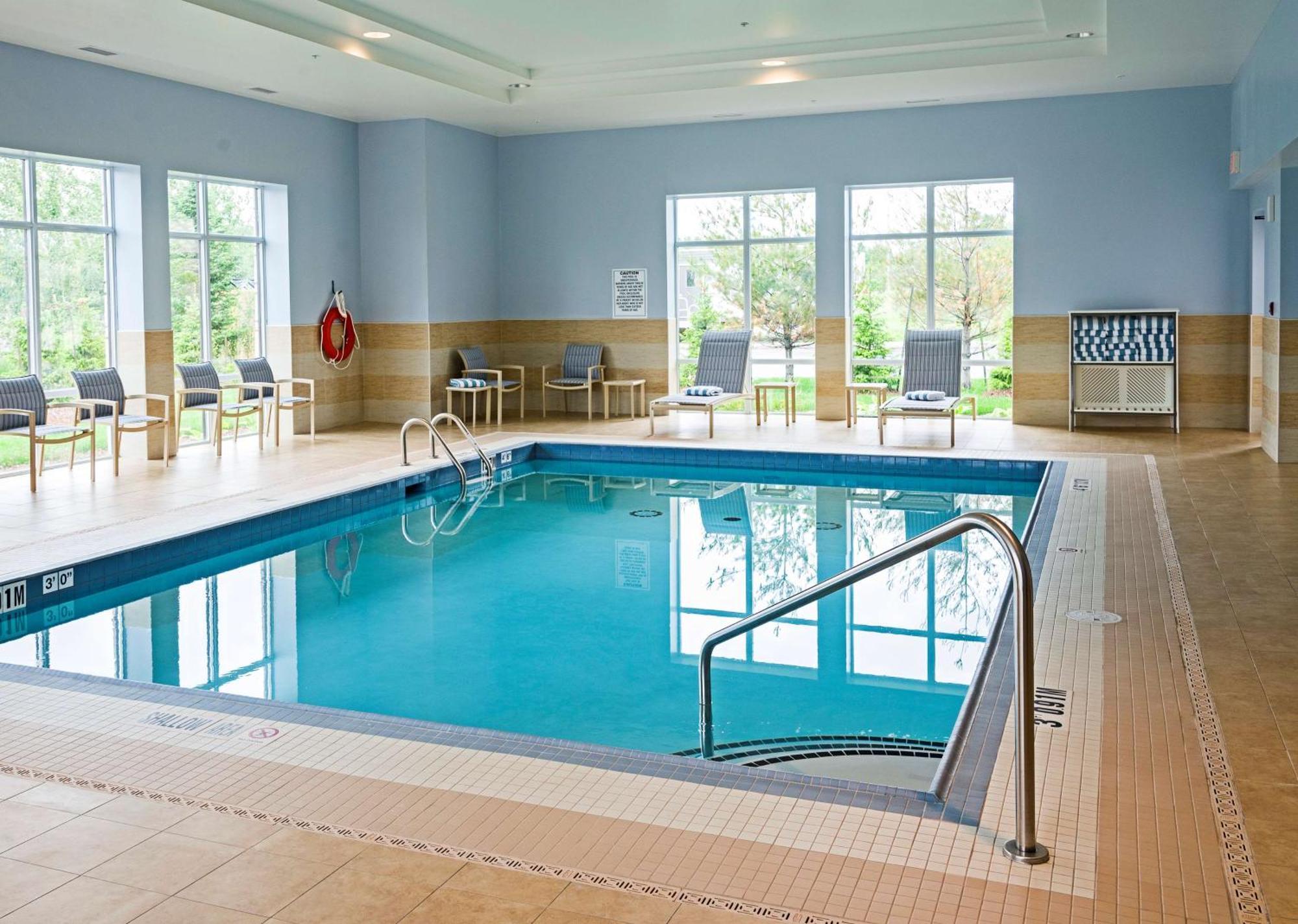 Hampton By Hilton Airport